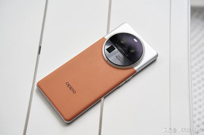一枝独秀！跻身超高端市场品牌TOP3OPPO四年销量增长22%(图3)