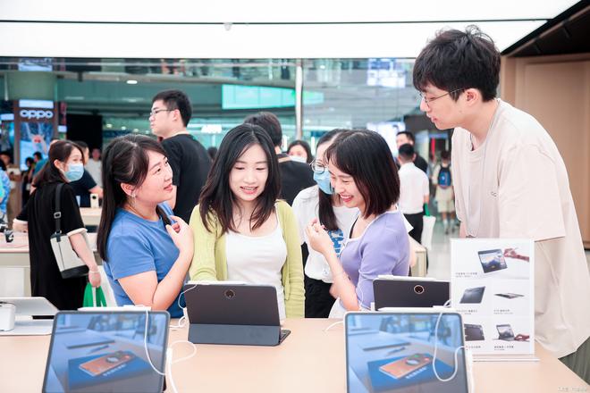 一枝独秀！跻身超高端市场品牌TOP3OPPO四年销量增长22%(图8)