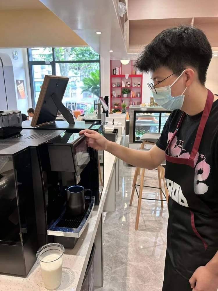 从校园到社区他们带来了书香咖啡香(图3)