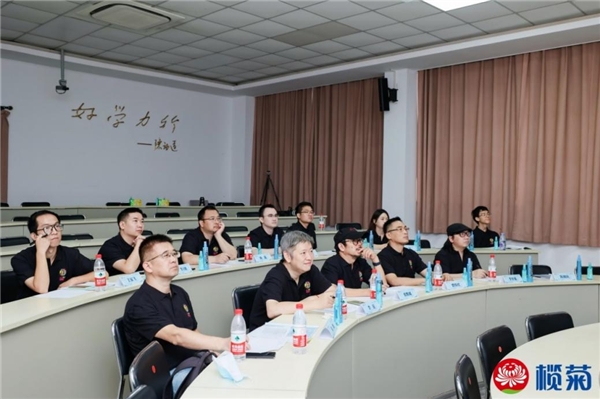 榄菊评审会走进复旦大学新闻学院！大咖共聚护航创意守护青春热血！(图2)