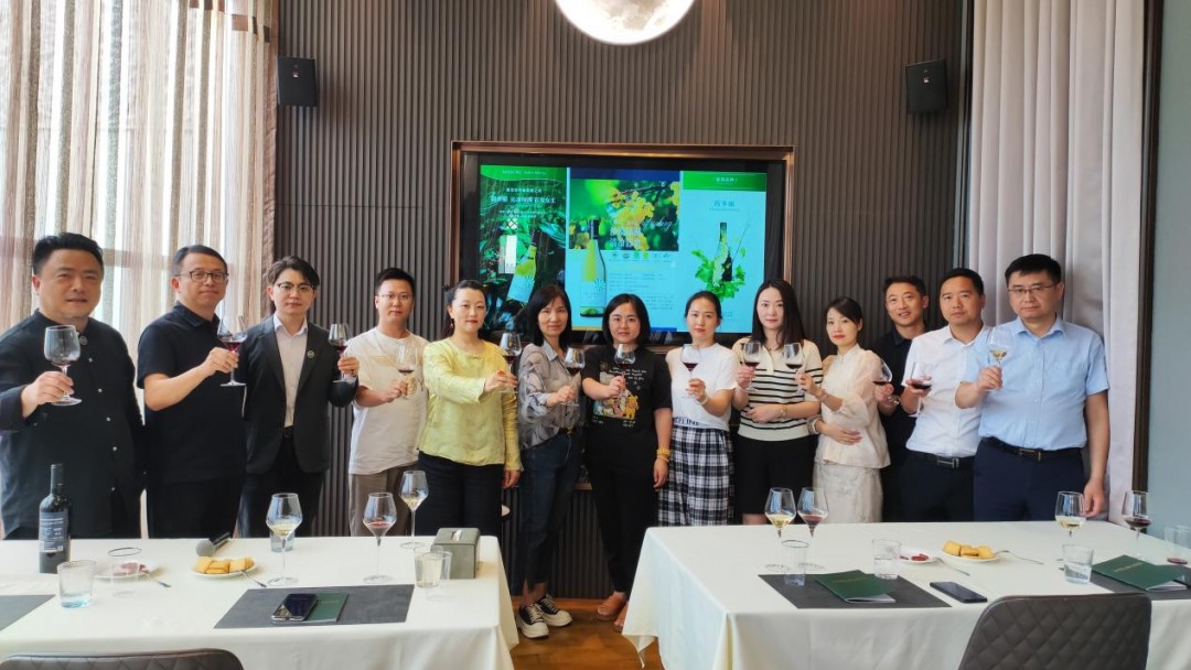 高歌猛进！墨白品牌厚积薄发 定义新中式白酒文化(图3)