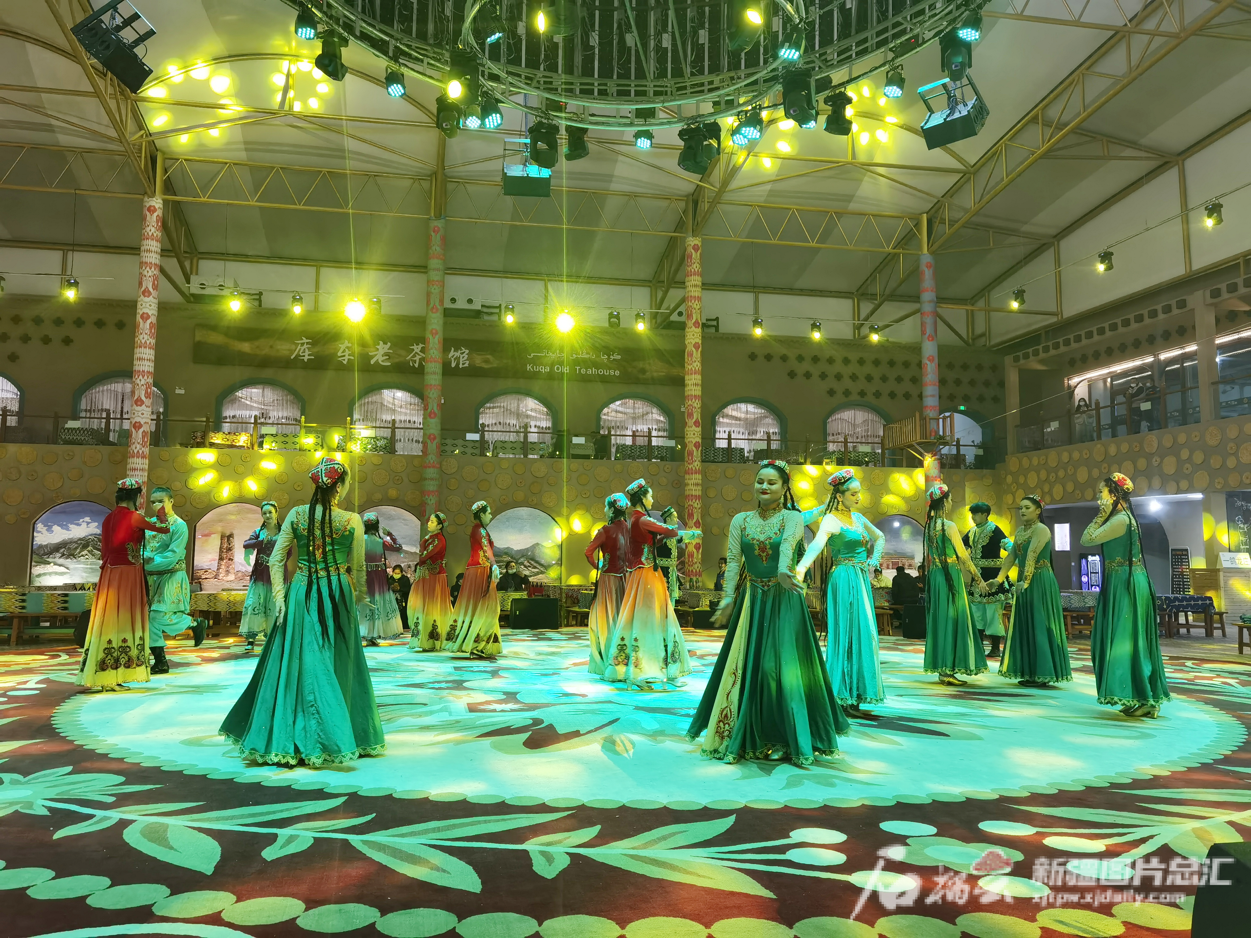 给“烟火气”添上“文化味” 新疆夜间经济在升级(图5)