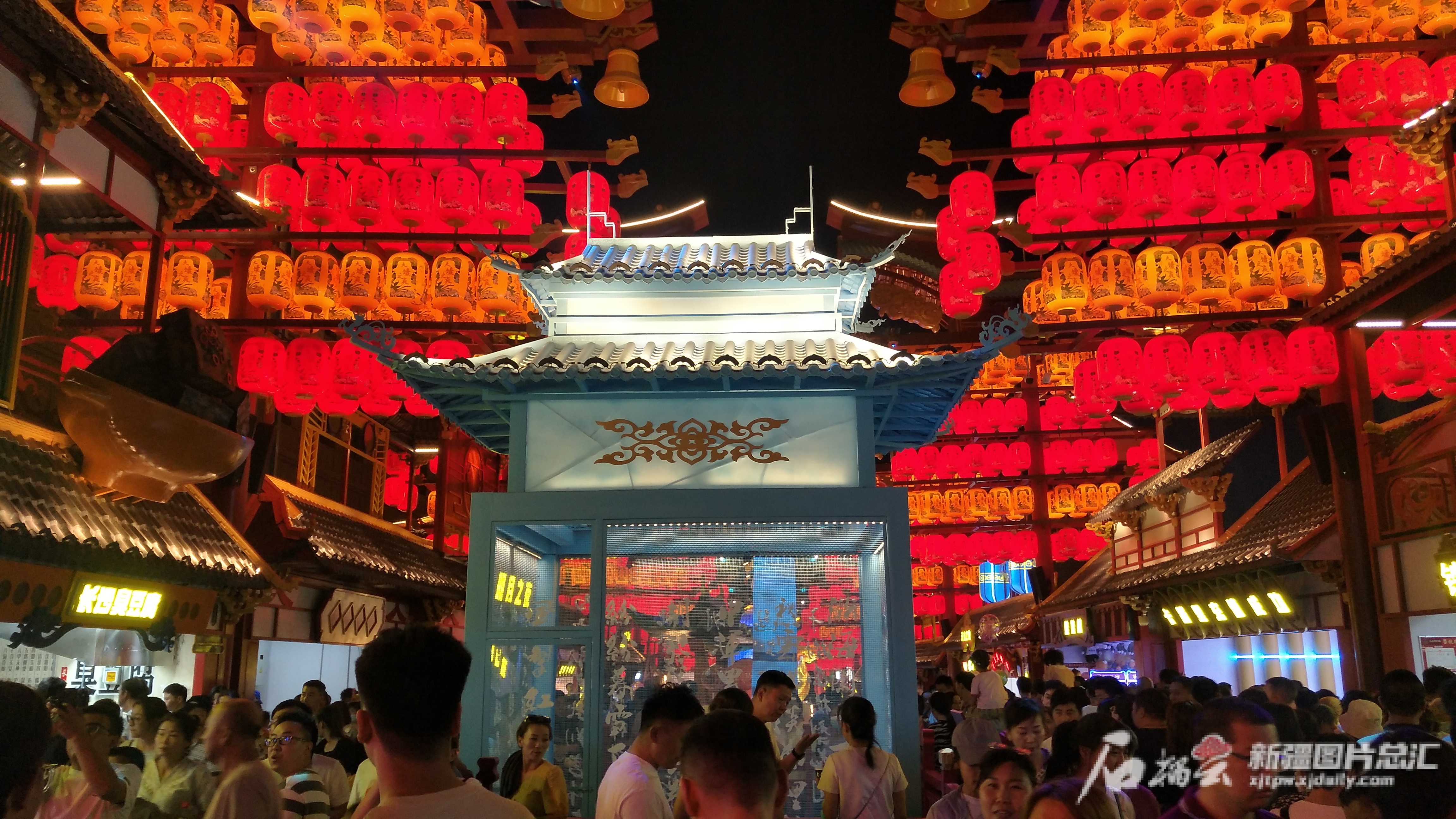 给“烟火气”添上“文化味” 新疆夜间经济在升级(图4)