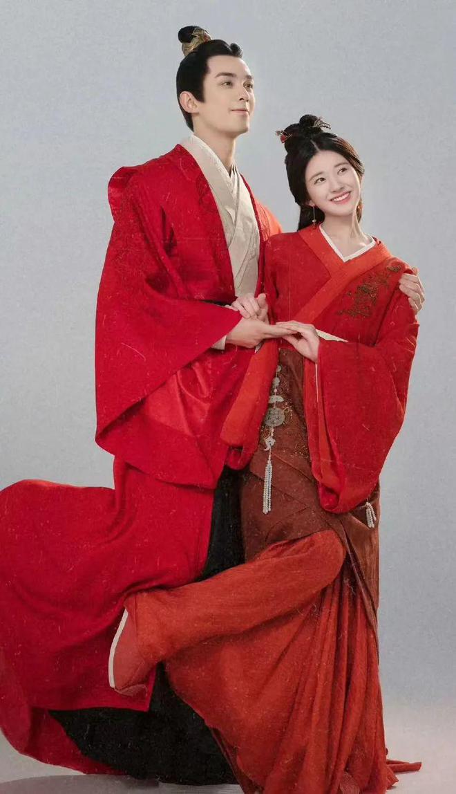 代言辱华品牌生日会被质疑“割韭菜”赵露思也“翻车”了？(图12)