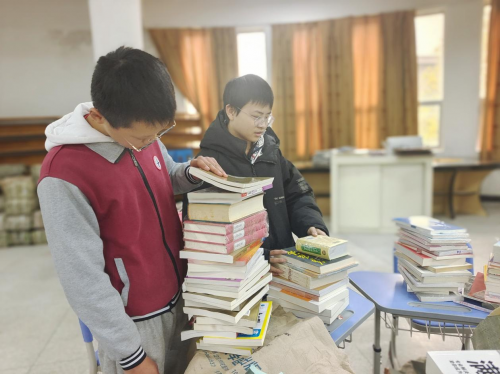 张德芬空间CEO卢熠翎获杰出爱心企业家奖：呼唤更多人关注公益事业(图6)