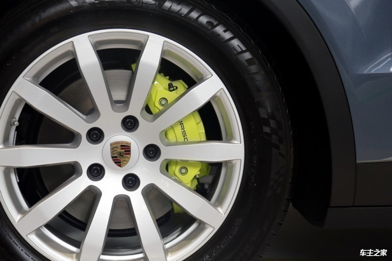 售价8680万起豪华品牌出品的插电式混动SUVCayenne E-Hybrid(图4)
