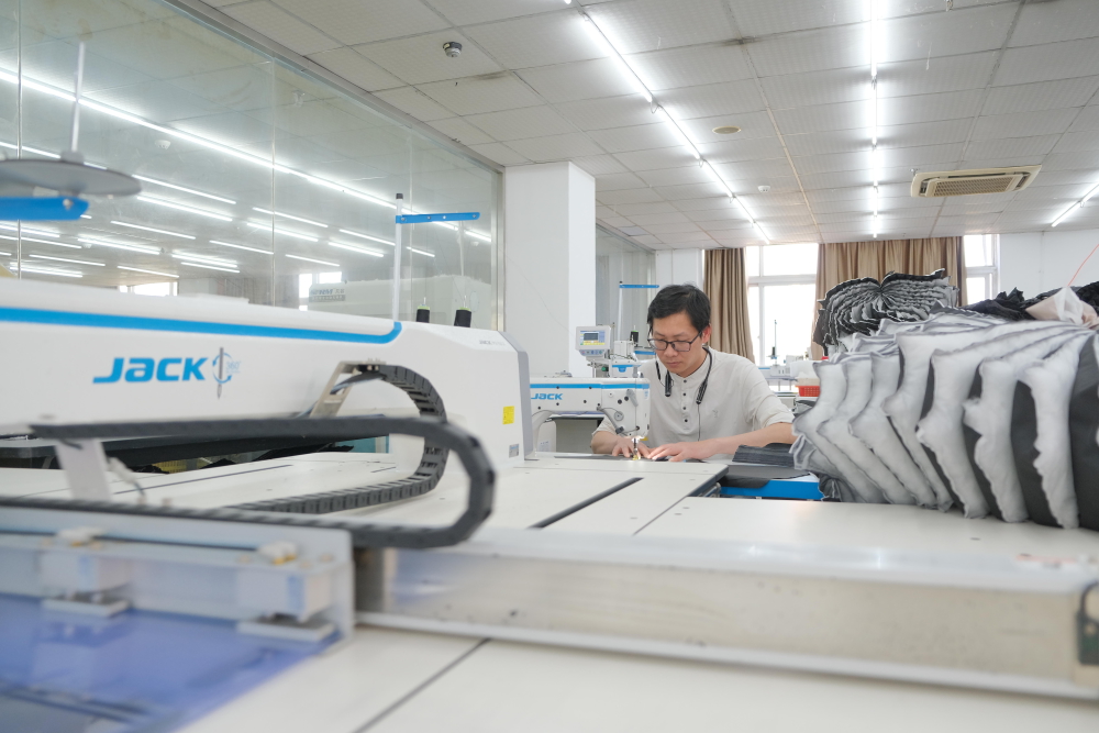 拥有自主品牌牢牢掌握话语权和定价权 这家外贸女装企业很“韧性”(图4)