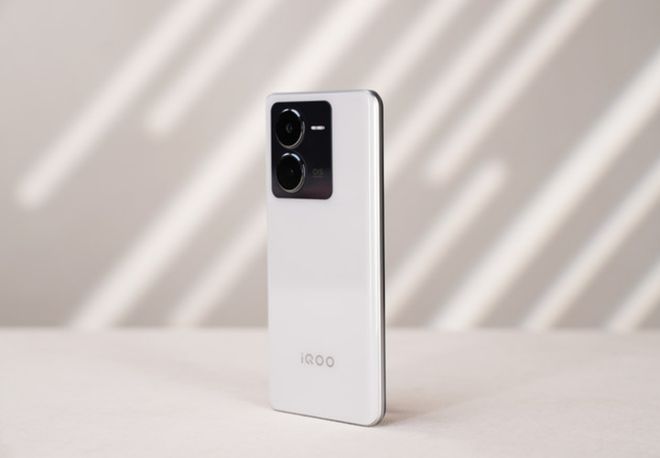 iQOO持续“输出”光学防抖+120W快充天玑8200神机降至1238元(图5)