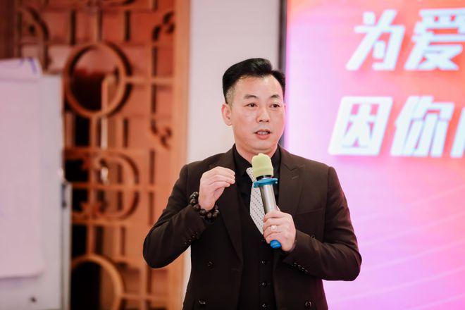 黄子腾：东方古典美学前行者 国潮品牌“遇颜春”掌舵人(图2)