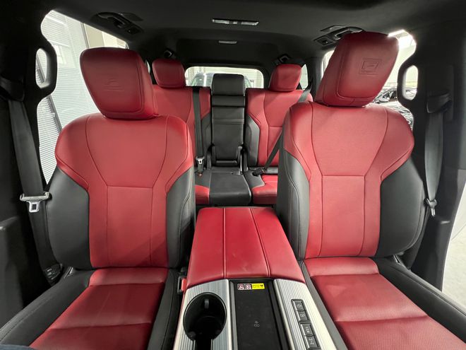 眉清目秀雷克萨斯LX600最近浓眉大眼(图5)