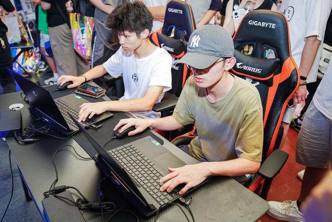 高能战力输出 AORUS助力雷克沙高校电竞挑战赛广州赛区英雄对决(图2)