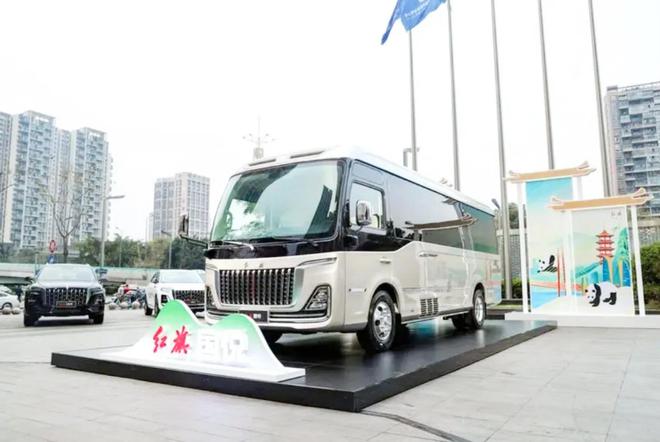 红旗最有面子的3款车！30T+8AT能输出337马力还有全系四驱MPV(图13)