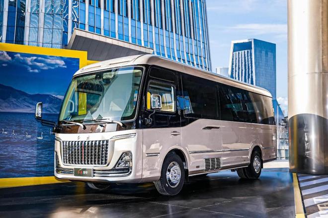 红旗最有面子的3款车！30T+8AT能输出337马力还有全系四驱MPV(图14)