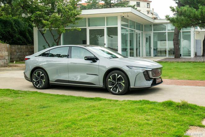 品牌精髓未变 为什么说MAZDA EZ-6是对马自达驾乘愉悦的升级(图2)