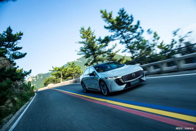 品牌精髓未变 为什么说MAZDA EZ-6是对马自达驾乘愉悦的升级(图6)